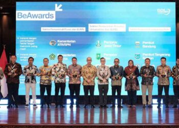 Kementerian ATR/BPN Raih Penghargaan Instansi dengan Pemanfaatan Tanda Tangan Elektronik Paling Masif 12 Kementerian ATR BPN raih penghargaan sebagai instansi dengan tandatangan elektronik terbanyak. (dok. istimewa)