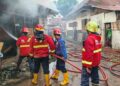 Empat Petak Rumah Kontrakan di Alang Laweh Terbakar, Kerugian Ditaksir Rp400 Juta 3 Kontrakan terbakar di Alang Laweh. (dok. istimewa)