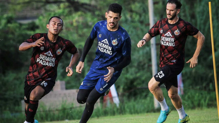 Latihan rutin yang digelar pemain Semen Padang FC. (dok. istimewa)