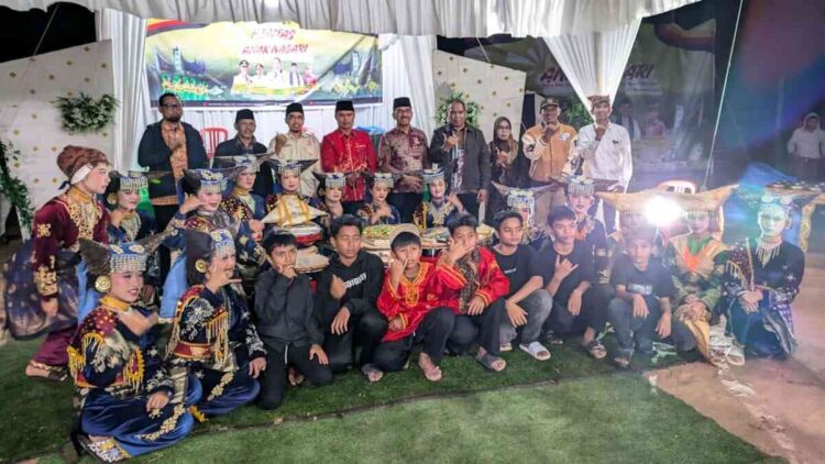Pentas Seni Anak Nagari di Simarasok Tetap Meriah Meski Diguyur Hujan 1 Pembukaan iven pentas seni anak Nagari Simarasok. (dok. istimewa)