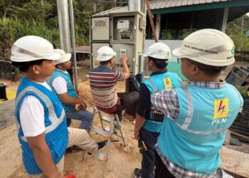 Penyalaan pelanggan PLN di Sitiung. (dok. istimewa)