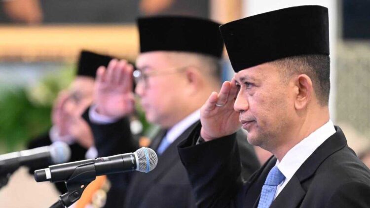 Presiden Prabowo Lantik Pimpinan Baru Badan Riset dan Inovasi Nasional 1 : Presiden Republik Indonesia, Prabowo Subianto, melantik Kepala dan Wakil Kepala Badan Riset dan Inovasi Nasional (BRIN) di Istana Negara, Jakarta, Senin (10/11/2025). (Foto: BPMI Setpres)