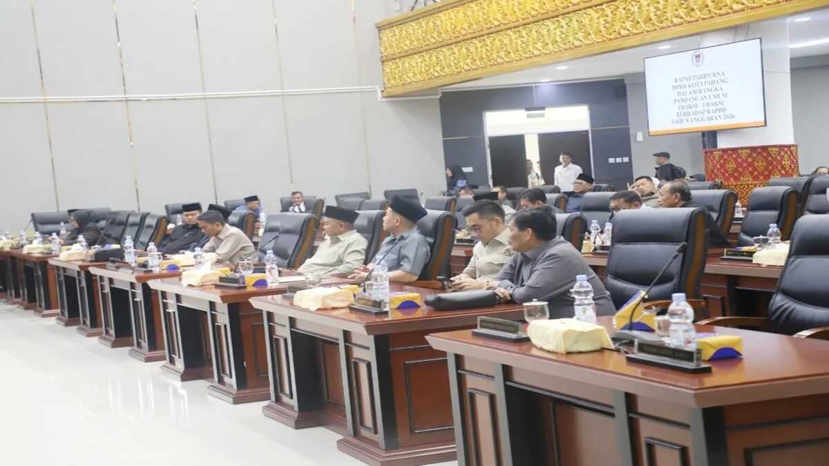 DPRD Padang Bahas Pandangan Umum Fraksi terhadap RAPBD 2026, Pemko Didorong Kreatif Kelola Keuangan Daerah 3 Screenshot 20251111 091332