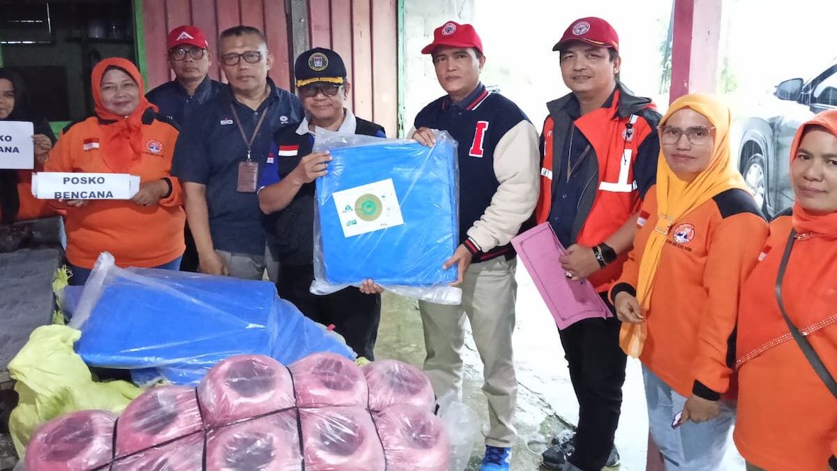 PT Semen Padang kirim bantuan untuk korban terdampak puting beliung di Batu Gadang. (dok. istimewa)
