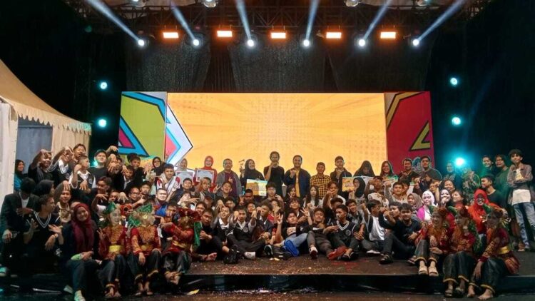 Festival Skola Art Fest Sumbar 2025 Resmi Ditutup 1 Skola Art Fest 2025 resmi ditutup. (dok. istimewa)