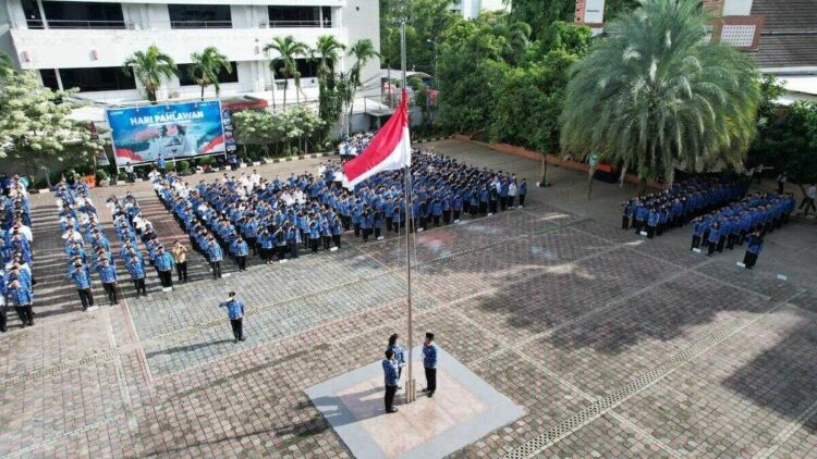 Peringati Hari Pahlawan, Kementerian ATR/BPN Kobarkan Semangat Cahaya Perjuangan 1 Upacara peringatan Hari Pahlawan di Kementerian ATR/BPN. (dok. istimewa)