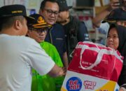 Wagub Sumbar Serahkan Bantuan Darurat untuk Warga Terdampak Banjir di Batu Busuak