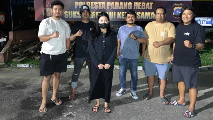 Wanita Cantik di Padang Ini Diciduk Tim Klewang Karena Pencurian, Ternyata Sudah Residivis 1 Wanita muda terlibat kasus pencurian di Padang dan diamankan Tim Klewang. (dok. istimewa)