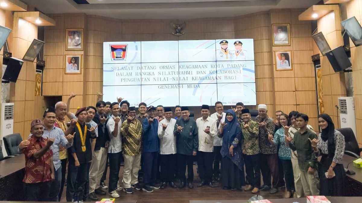 Wawako Padang Maigus Nasir gelar pertemuan dengan tokoh ormas lintas agama se-Kota Padang. (dok. Prokopim)