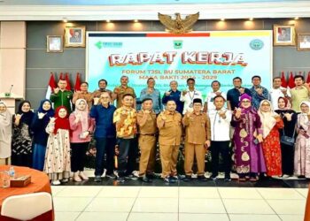 Gusti Candra Sampaikan Hasil Rakerda Forum TJSL BU Sumbar, Fokus Pengentasan Kemiskinan dan Penguatan UMKM 1 Gusti Candra Sampaikan Hasil Rakerda Forum TJSL BU Sumbar, Fokus Pengentasan Kemiskinan dan Penguatan UMKM