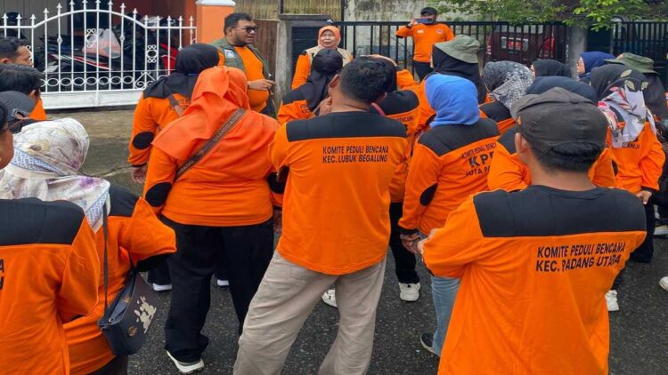 KPB Padang Dukung Simulasi Tsunami: Warga Diimbau Evakuasi Mandiri tanpa Kendaraan 1 KPB Kota Padang menempatkan personel di beberapa titik di jalur merah dan kuning. (Foto: Ist)
