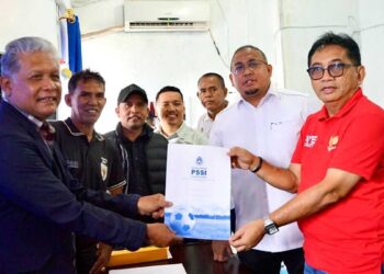 Yakin Terpilih Aklamasi, Andre Rosiade Resmi Daftar Calon Ketua Asprov PSSI Sumbar