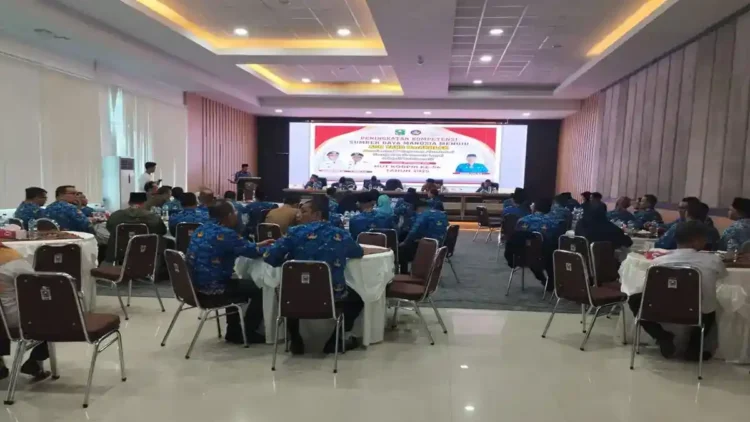 Pemkab Solok melaksanakan seminar peningkatan Kompetensi Sumber Daya Manusia (SDM) bagi anggota Korpri Kabupaten Solok. (Foto: Diskominfo Kabupaten Solok)