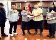 Andre Rosiade Salurkan Rp100 Juta untuk Polda Sumbar Bangun Dapur Umum Korban Banjir dan Longsor