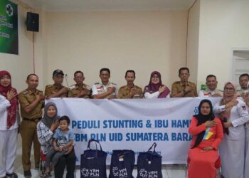  Yayasan Baitul Maal (YBM) PLN melaksanakan program “YBM Peduli Stunting dan Ibu Hamil” di dua pusat layanan kesehatan, yaitu Puskesmas Pemancungan, Kecamatan Padang Selatan, dan Puskesmas Padang Pasir, Kecamatan Padang Barat. (dok. istimewa)