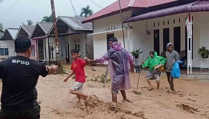 ISPA jadi Penyakit Terbanyak Serang Penyintas Banjir di Padang