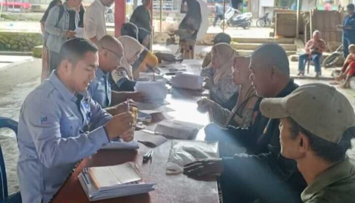 Bank Nagari Cairkan Bantuan Rehabilitasi Rumah Korban Gempa Pasbar