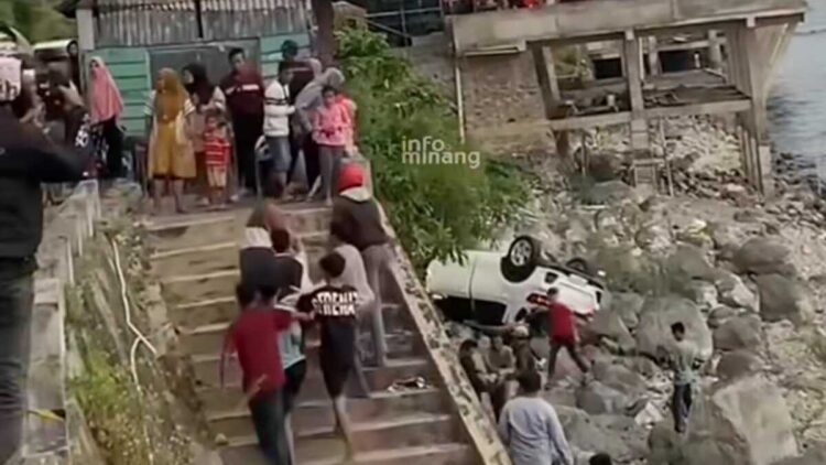 kecelakaan di danau singkarak