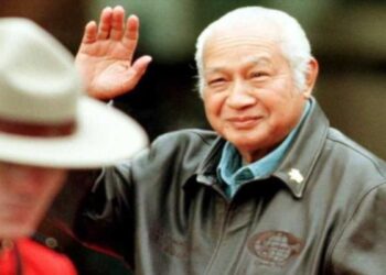 Soeharto Dianugerahi Gelar Pahlawan Nasional, Tutut Terima di Istana Jakarta 3 Soeharto Dianugerahi Gelar Pahlawan Nasional, Tutut Terima di Istana Jakarta