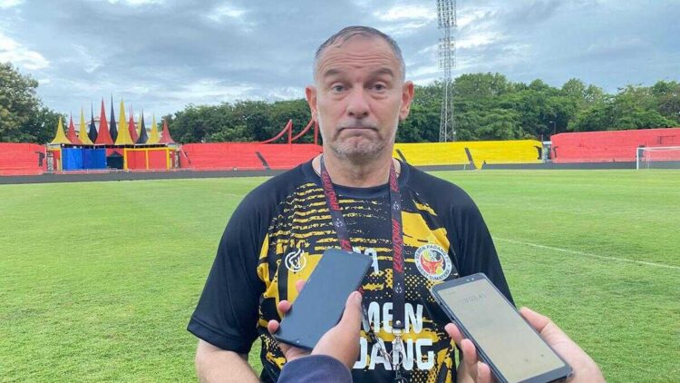 Pelatih Kepala Semen Padang FC Dejan Antonic. (dok. istimewa)