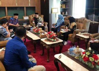Pertemuan Gubernur Mahyeldi dengan Kepala BPS Sumbar. (dok. istimewa)