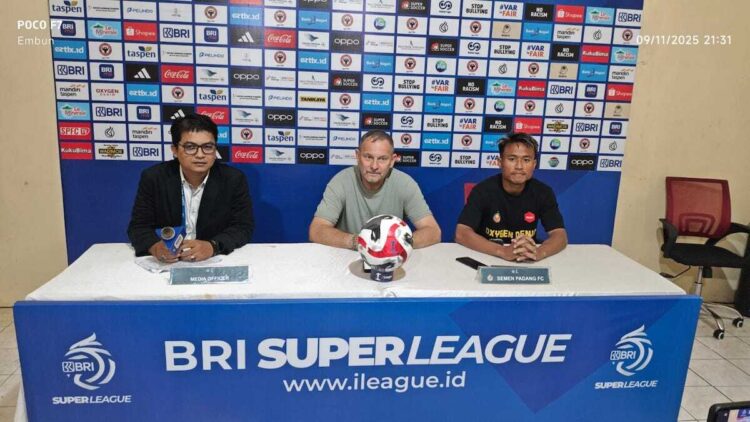 Pressconference usai laga antara Semen Padang FC vs Borneo FC. (dok. Radarsumbar.com)