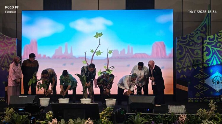 BPKH dan Pemprov Sumbar Dorong Haji Ramah Lingkungan 1 tanam pohon BPKH
