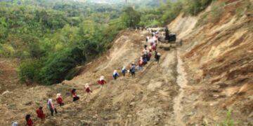 Pemkab Agam Dirikan Empat Pos Kesehatan untuk Korban Banjir dan Longsor 9 Terisolasi Delapan Hari, Akses ke Sungai Landia Agam Akhirnya Terbuka