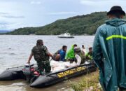 Dua Nagari Terisolasi, Pemkab Solok Salurkan Bantuan Lewat Perahu