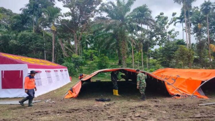 Pemkab Agam Siapkan Dua Lokasi Hunian Sementara untuk Korban Banjir Palembayan 1 Lapangan sepak bola SDN 05 Kayu Pasak, Nagari Salareh Aia Timur, Kecamatan Palembayan, Kabupaten Agam, lokasi bakal dibangun hunian sementara. ANTARA/Yusrizal.