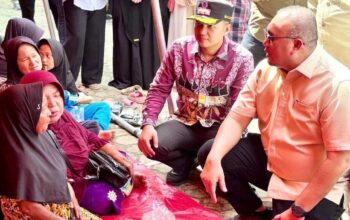 Di Tengah Galodo Sumbar, Andre Rosiade selalu Hadir untuk Rakyat