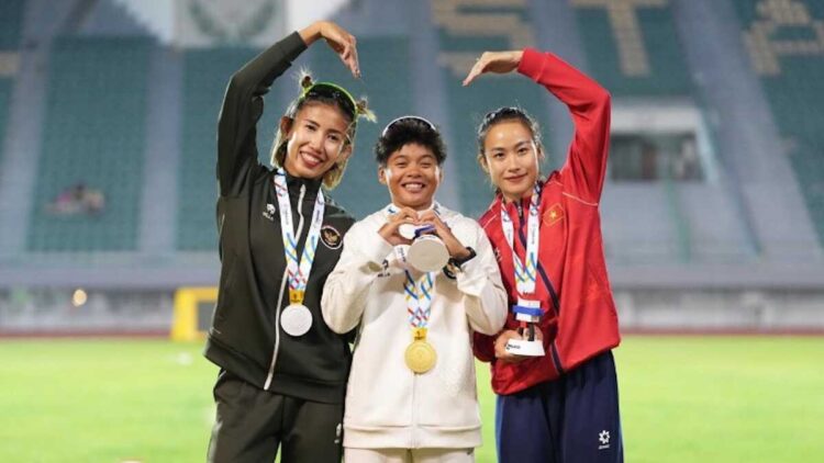 Koleksi 20 Medali Emas, Indonesia Bertahan di Tiga Besar Klasemen Medali SEA Games 2025 1 Atlet gymnastics Indonesia raih medali emas dan perak di SEA Games 2025. (dok. Kemenpora)