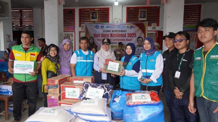 PLN Aktif Salurkan Bantuan TJSL untuk Korban Banjir dan Longsor di Sumatera Barat 1 Bantuan untuk korban terdampak banjir dari PLN Peduli. (dok. istimewa)