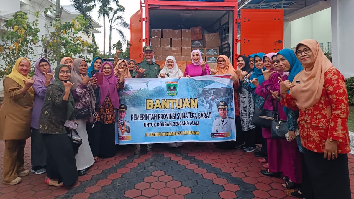 Bantuan rendang Pemprov Sumbar untuk korban bencana alam. (dok. adpsb)