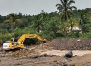Pascabencana di Batu Busuk: Alat Berat dari Semen Padang Bekerja Dua Minggu Tanpa Henti