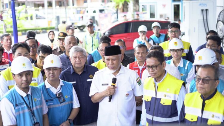 Gubernur Mahyeldi dampingi Wamen ESDM cek ketersediaan energi jelang Nataru. (dok. adpsb)