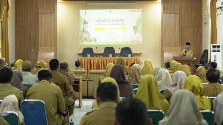 Gubernur Mahyeldi hadir di refleksi pertanian 2025. (dok. adpsb)