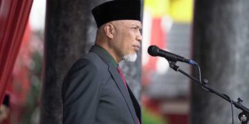 Gubernur Mahyeldi jadi irup saat Upacara Hari Bela Negara 2025. (dok. adpsb)