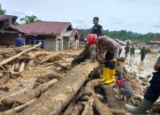 Tulang Diduga Manusia Ditemukan di Bekas Banjir Bandang Agam