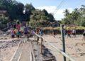 Jembatan Darurat di Maninjau Diterjang Arus, Warga Kembali Bangun Akses Sementara 10 Jembatan Darurat di Maninjau Diterjang Arus, Warga Kembali Bangun Akses Sementara