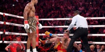 Anthony Joshua KO Jake Paul di Ronde Keenam Tinju Kelas Berat Miami