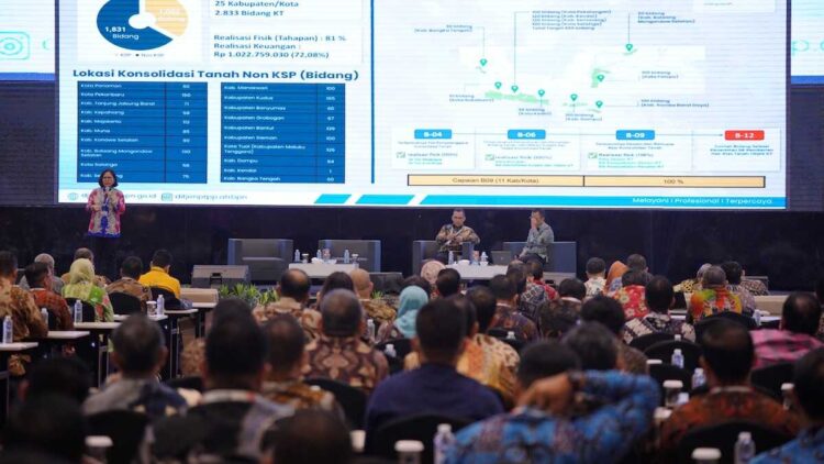 Kementerian ATR/BPN Targetkan Penuntasan Konsolidasi Tanah 2025 di Seluruh Indonesia 1 Kementerian ATR/BPN gelar pertemua terkait konsolidasi tanah. (dok. istimewa)