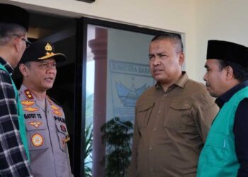 Pemprov Sumbar Gelar Penyelenggaraan Salat Jenazah untuk 24 Korban Bencana Tak Teridentifikasi 1 Koordinasi jajaran Forkopimda terkait salat jenazah untuk korban jiwa terdampak bencana yang tak teridentifikasi. (dok. adpsb)