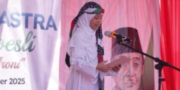 Lomba baca puisi pelajar di Gelaran Marah Roesli Fest 2025. (dok. istimewa)