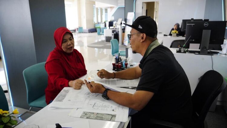 Masyarakat manfaatkan pengurusan layanan pertanahan di hari libur pertama Nataru. (dok. istimewa)