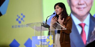 Menteri Komunikasi dan Digital Meutya Hafid dalam Temu Nasional Pegiat Literasi Digital 2025 di Jakarta, Rabu (17/12/2025) menegaskan para relawan tidak hanya berperan dalam literasi digital, tetapi juga menjadi garda terdepan aksi kemanusiaan dan penyambung informasi di wilayah krisis. (dok. Komdigi)