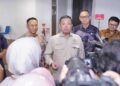 Menteri ATR/BPN Nusron Wahid saat diwawancarai wartawan terkait bencana di Sumatera. (dok. istimewa)