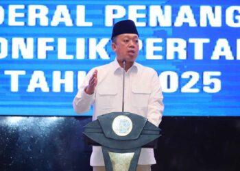 Menteri ATR/BPN saat memberi sambutan dalam acara penanganan konflik pertanahan. (dok. atrbpn)