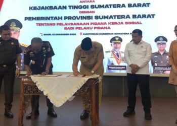 Pelaku Tindak Pidana Bakal Dihukum Kerja Sosial, Pemprov Sumbar dan Kejari Sudah Teken MoU 17 MoU dan PKS Kejari Sumbar dengan Pemprov Sumbar. (dok. istimewa)