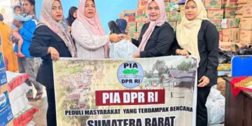 PIA DPR RI serahkan bantuan untuk masyarakat terdampak bencana di Sumbar. (dok. istimewa)